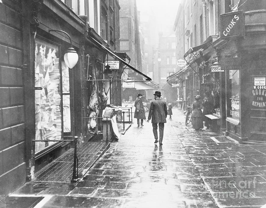 Street Scene In London England Photograph by Bettmann