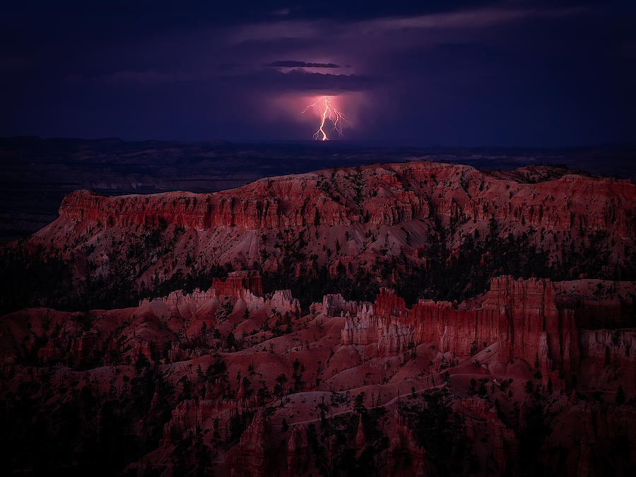 Bryce Canyon National Park Photograph - Strike by Edgars Erglis