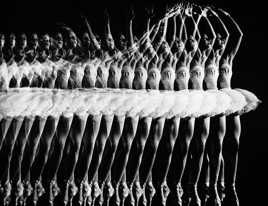 Black And White Photograph - Stroboscopic Multiple Exposure by Gjon Mili
