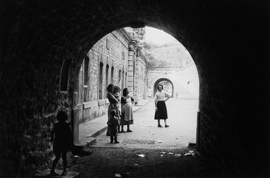 Stronghold Squatters, Children Playing Photograph by Keystone-france