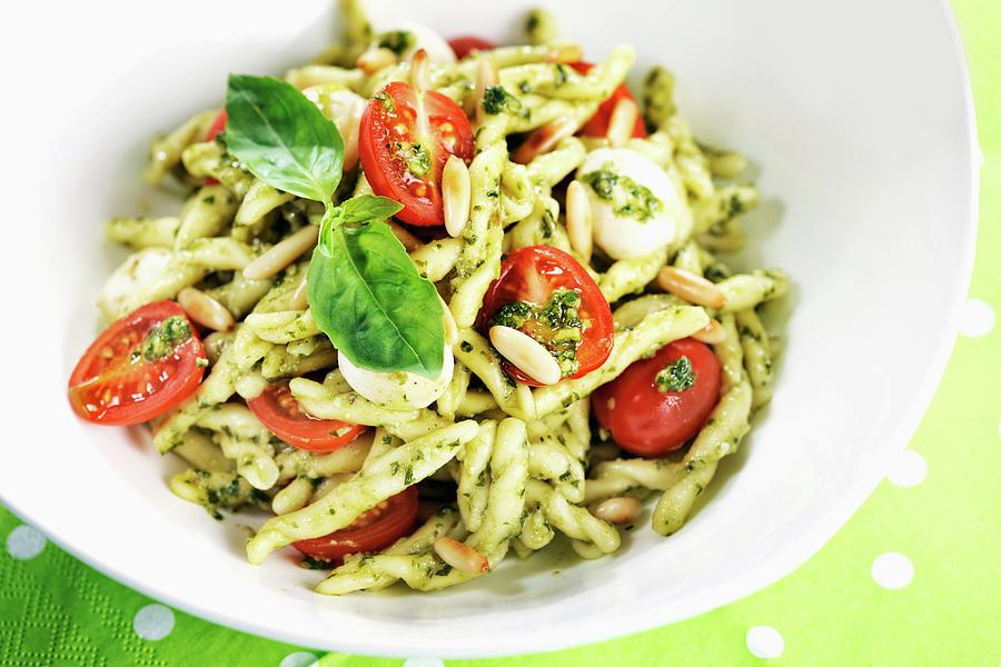Strozzapreti Pasta With Pesto And Cherry Tomatoes Photograph by Peters, Ina