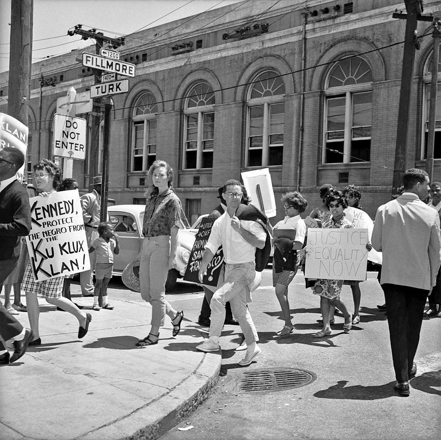 Students protest sgainst segregation, Fillmore Street, San Francisco ...