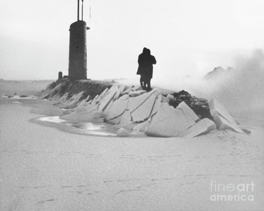 Submarine Uss Skate At The North Pole  Photograph by Us Navy/science Photo Library
