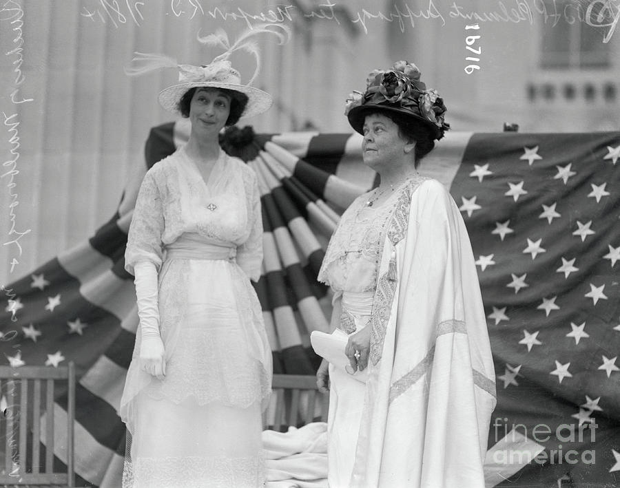 Suffragette And Royalty Posing Together Photograph by Bettmann