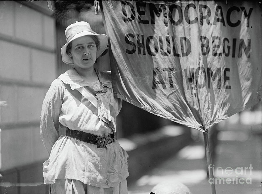 Suffragist Outside The White House Demanding Passage Of The 19th Amendment, 1917 Photograph by American Photographer