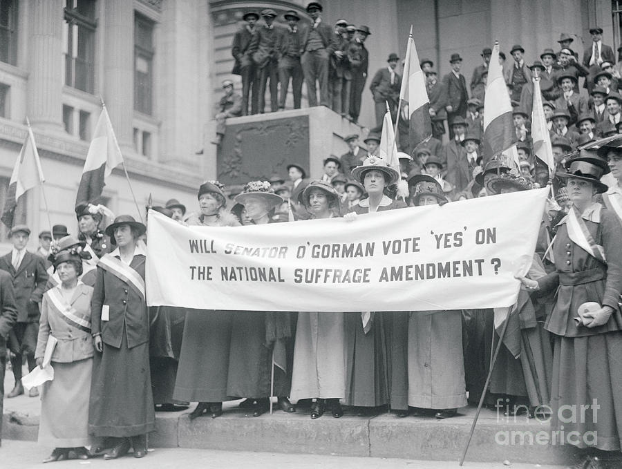 Suffragists Confronting Ogorman Photograph by Bettmann
