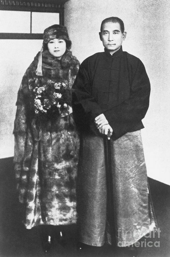 Sun Yat-sen And Wife Standing Photograph by Bettmann