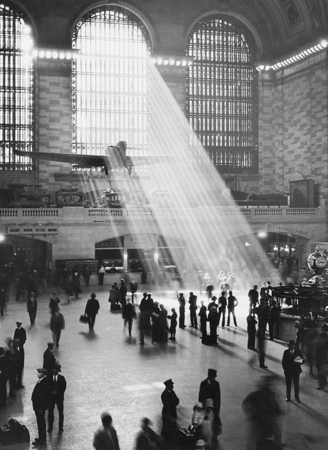 Grand Central Station, NYC, 1929. This view is no longer possible to see,  because skyscrapers now block the sunlight. : r/interestingasfuck