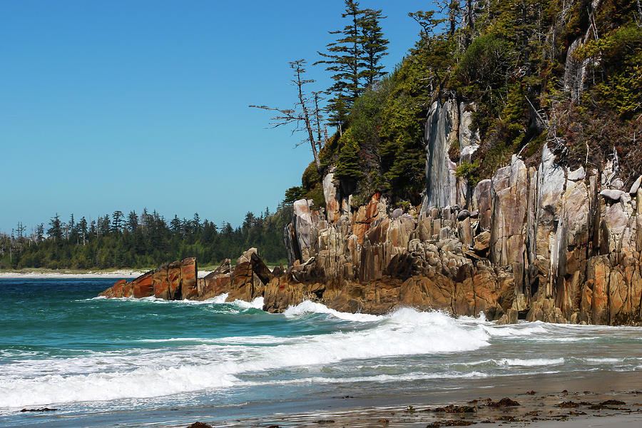 Sunny Beach Day on Calvert Island, British Columbia by Pacific Northwest Sailing Sunny Beach Day on Calvert Island, British Columbia by Pacific Northwest Sailing