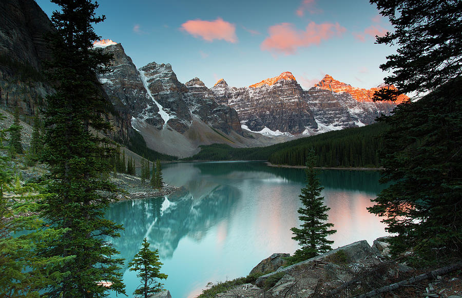 sunrise tour moraine lake