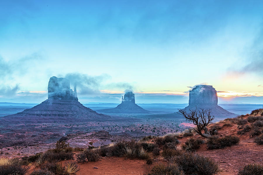 Sunrise in Monument Valley Photograph by Paul LeSage