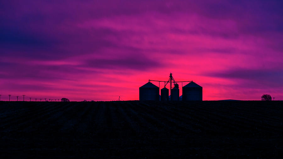 Sunrise in the Heartland Photograph by Ray Silva