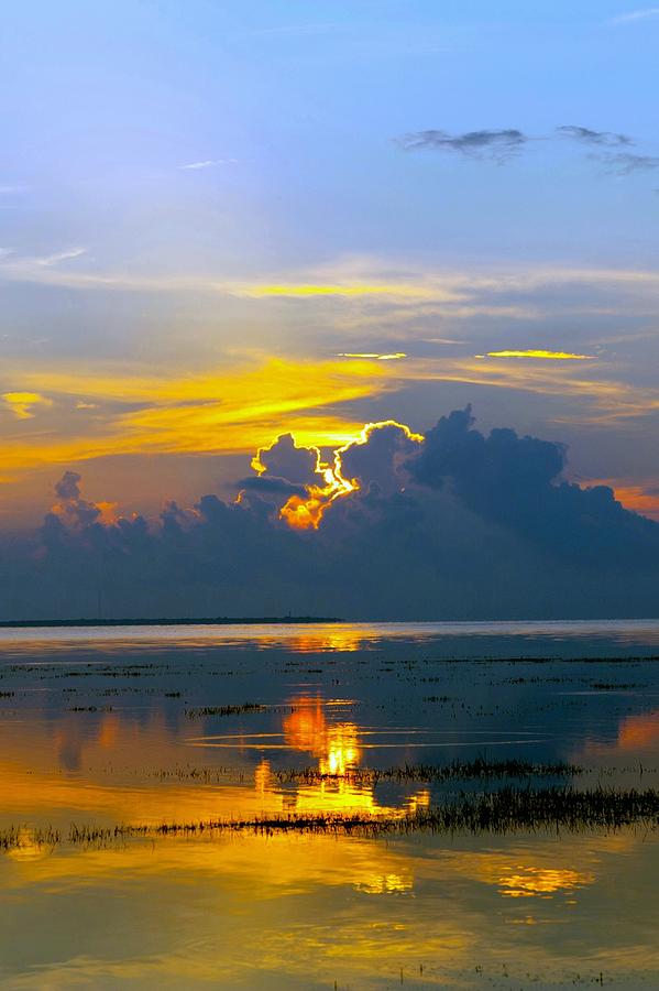 Sunrise is hope Photograph by Edgar Estrada