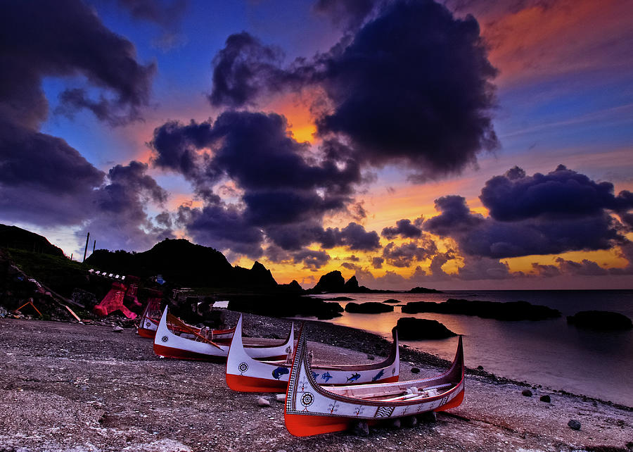 Sunrise Of Lanyu Island Photograph by Kyle Lin