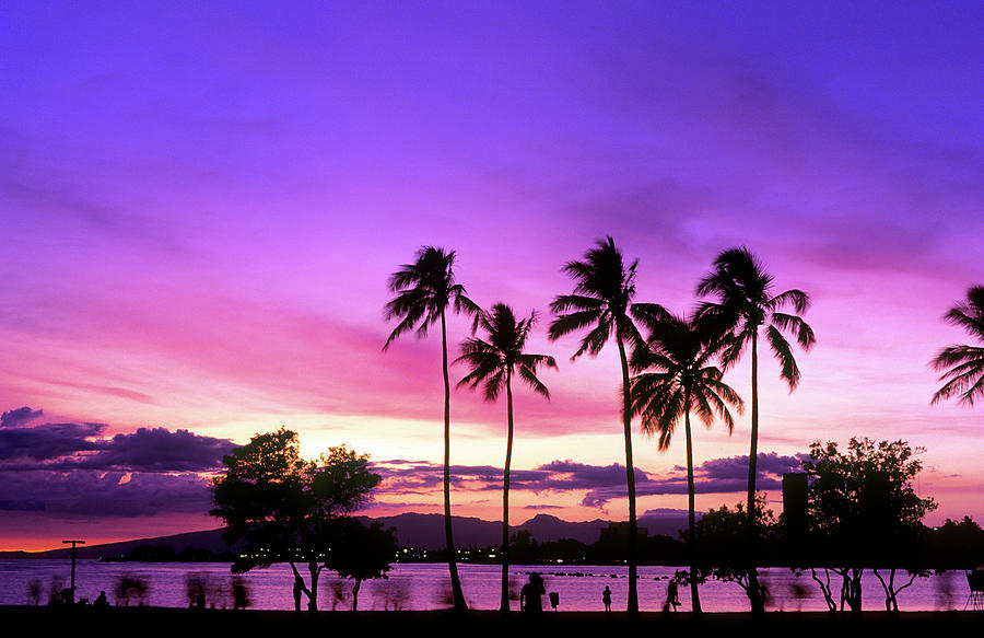 Sunset At Ala Moana Park Magic Island Photograph by Tropicalpixsingapore