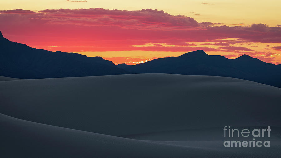 Sunset In White Sands National Monument Photograph by Doug Sturgess