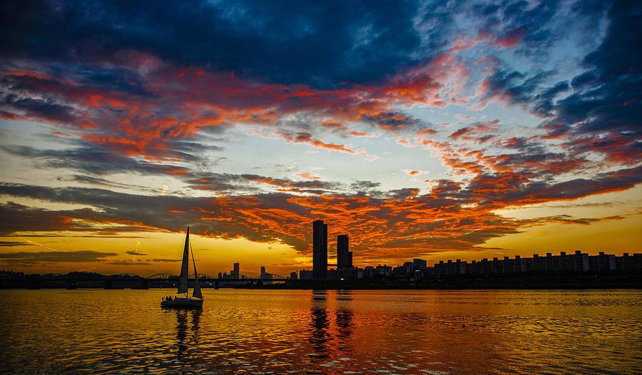 Sunset On Han River Photograph by Shin Woo Ryu