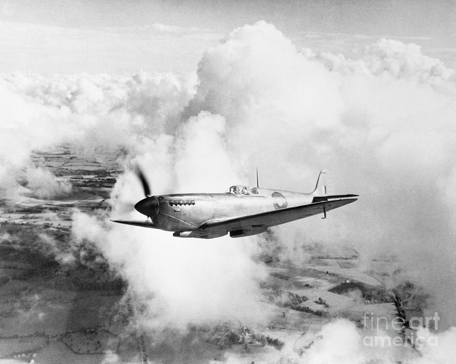 Supermarine Spitfire Mk.x1 Photo Recon Photograph by Bettmann