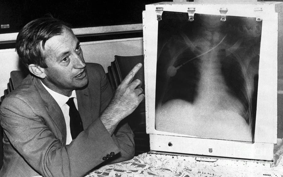 Surgeon Explaining First Heart Photograph by Bettmann