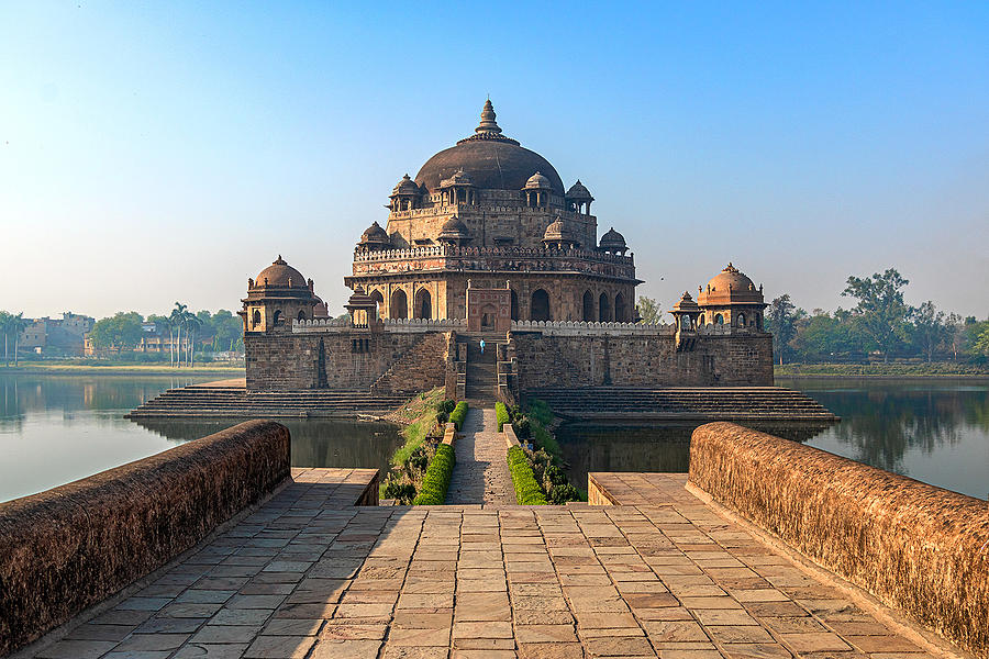 Architecture Photograph - Suri Tomb by Nilendu Banerjee