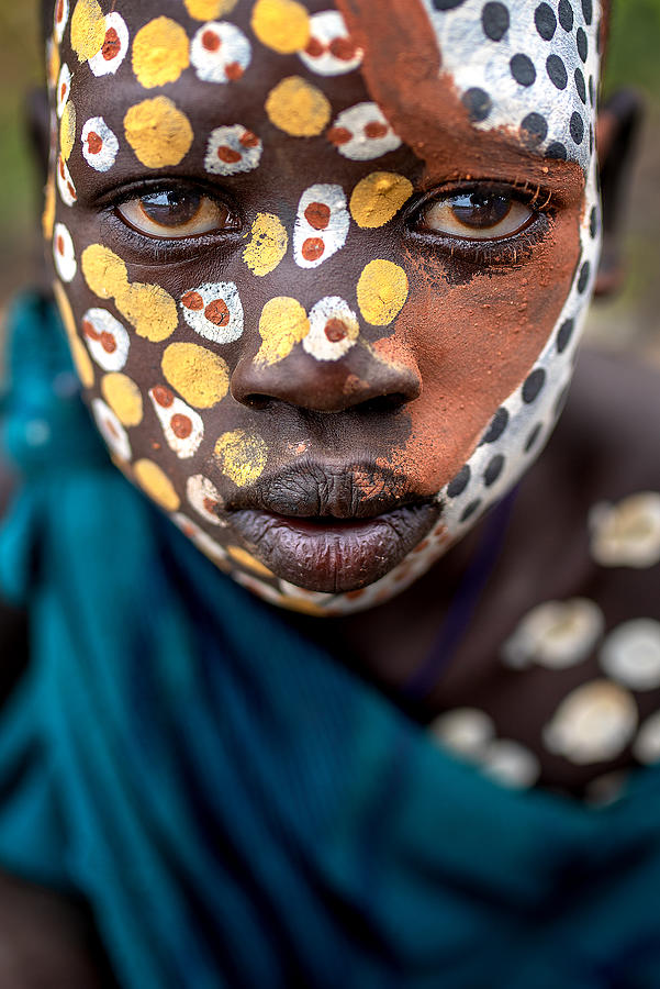 Portrait Photograph - Surma Ethnic by Giuliobertocci