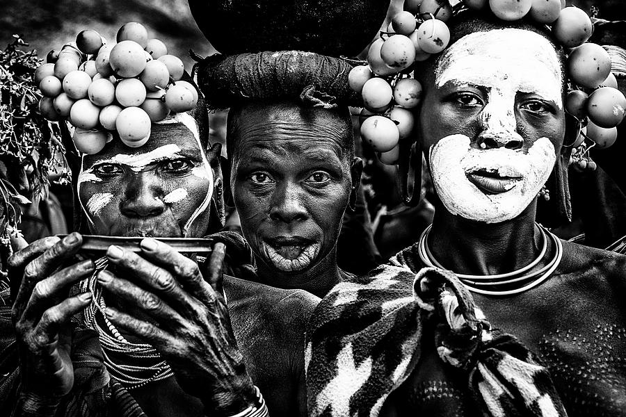 Surma Tribe Women-i-ethiopia Photograph by Joxe Inazio Kuesta Garmendia