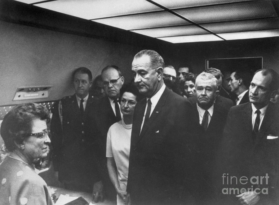 Swearing In Of Lyndon Johnson Photograph By Bettmann