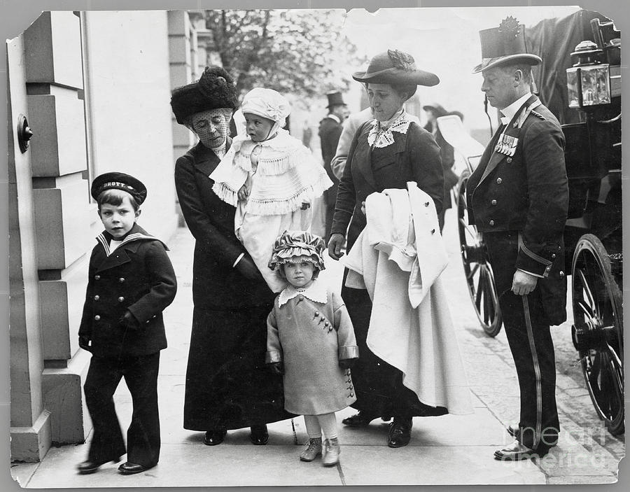 Swedish Royal Children And Nurses Photograph by Bettmann