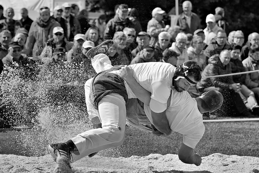 Swiss Wrestling (schwingen) Photograph by Franz Baumann