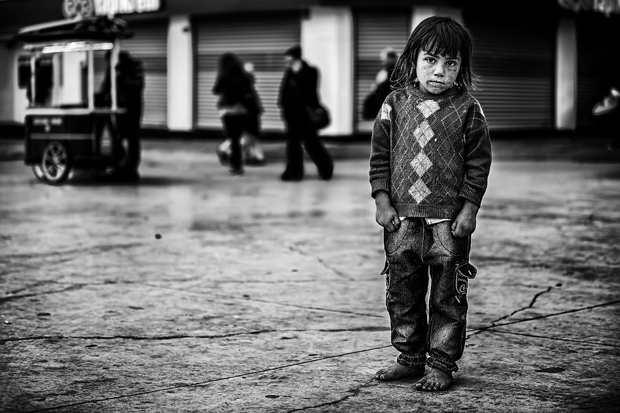 Black And White Photograph - Syrian Children II by Seyhan Terzioglu