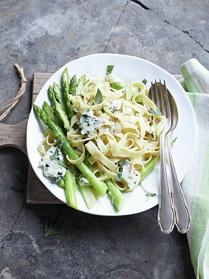 Tagliatelle With Roquefort And Asparagus Photograph by Oliver Brachat
