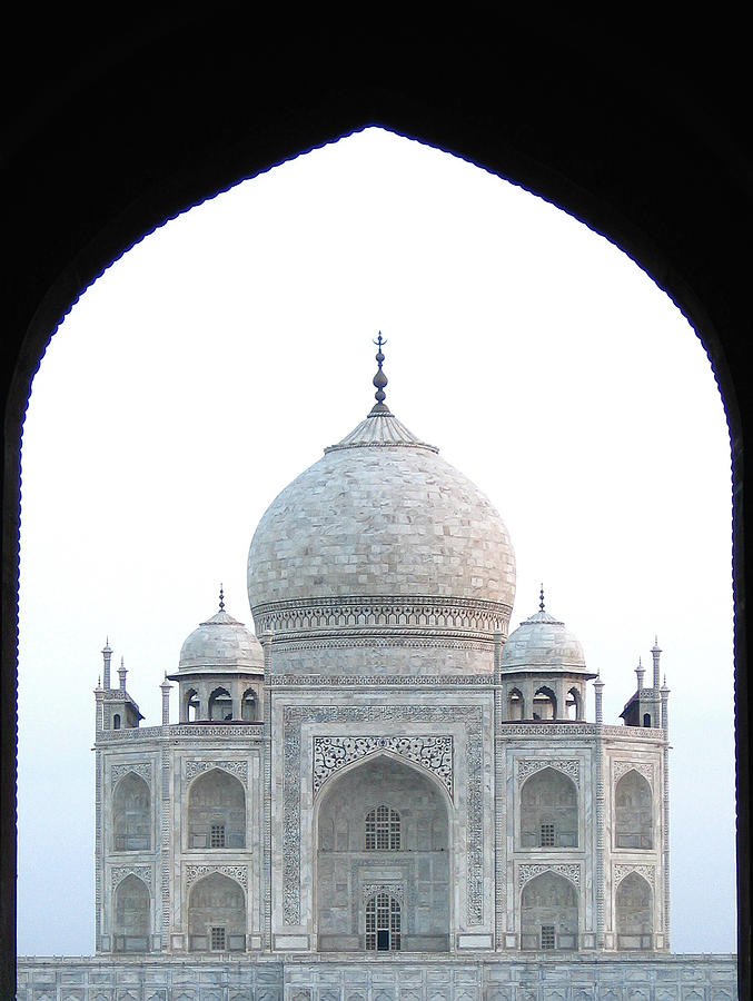Taj Mahal Photograph by Les Yeux Heureux