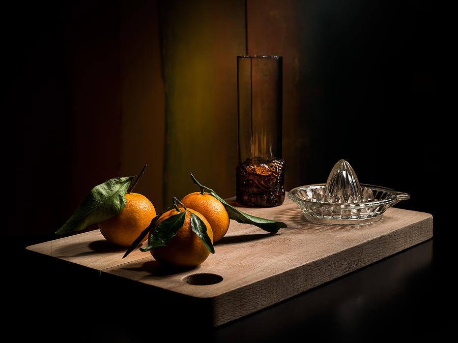 Still Life Photograph - Tangerines by Antonio Zoccarato