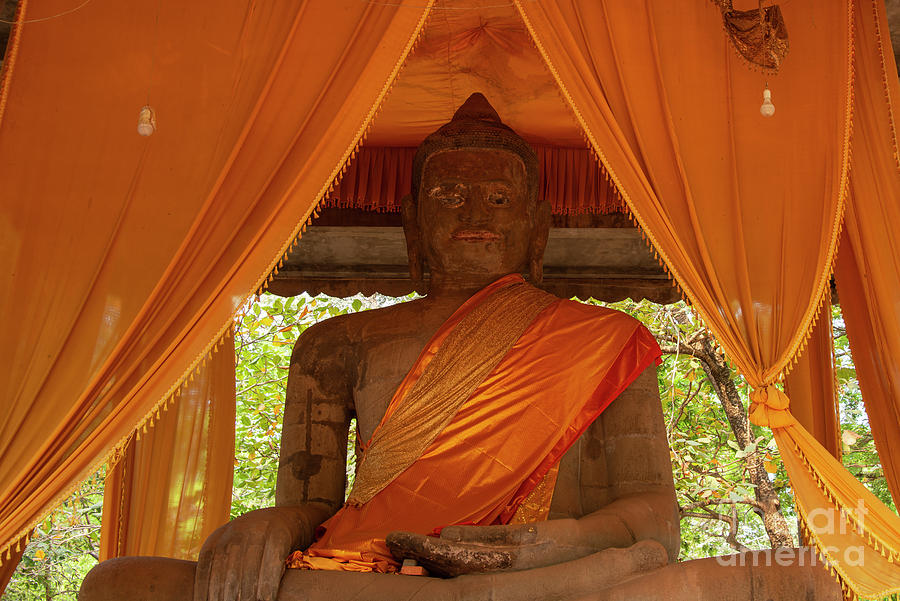 Buddha Photograph - Tep Pranam Buddha by Bob Phillips