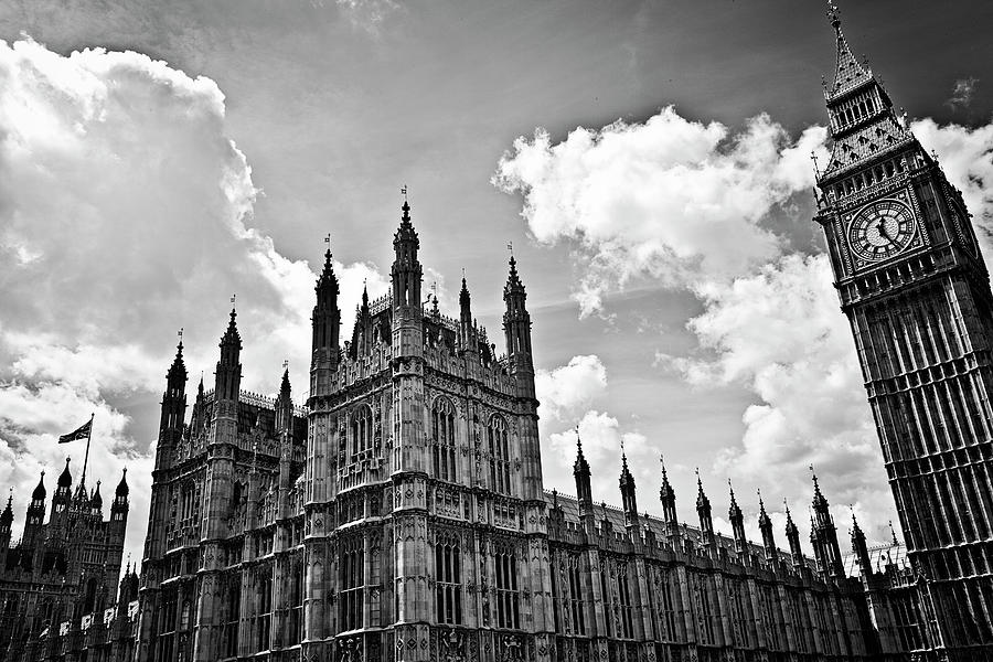 Tea Time With Big Ben At Westminster - Classic Edition Photograph by Kamil Swiatek
