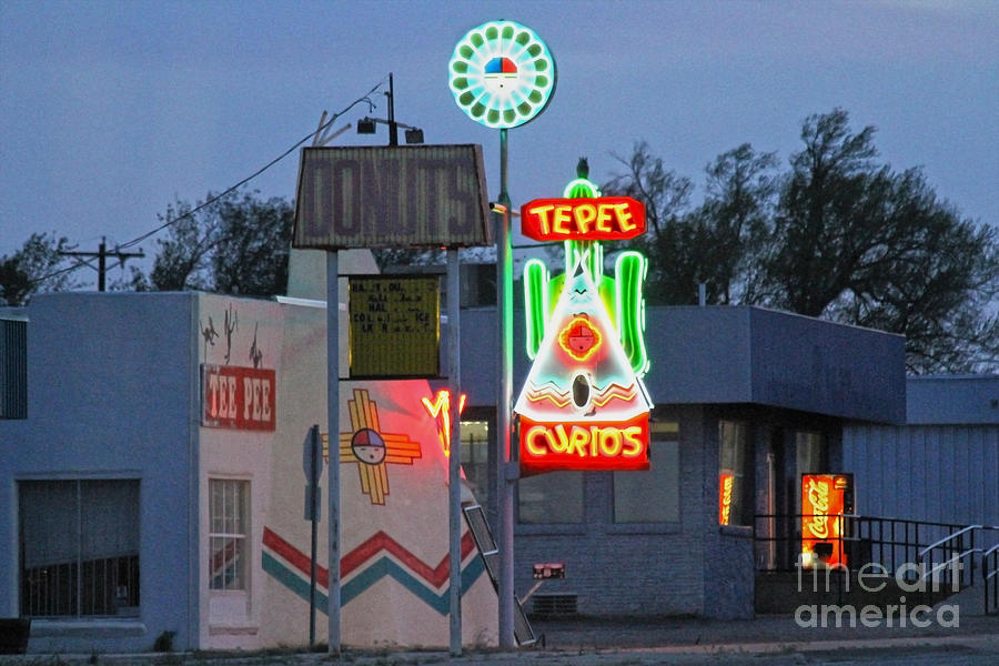 Tee Pee Curios On Route 66 Photograph