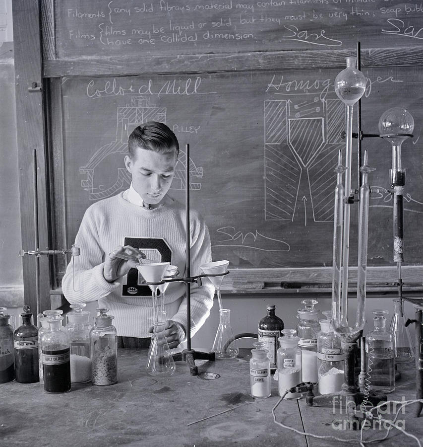 Teen Working On Experiment Photograph by Bettmann