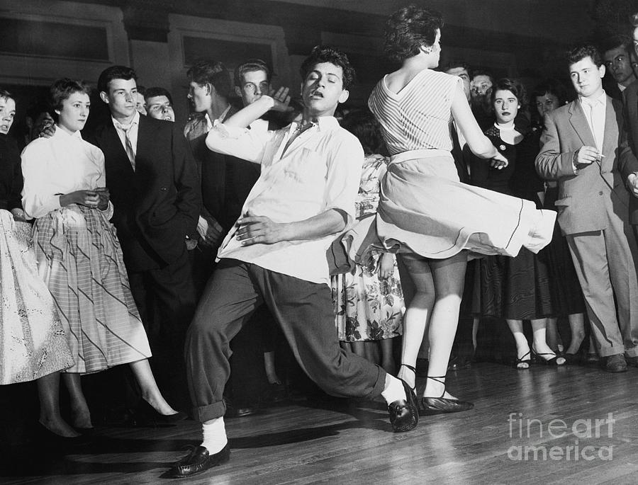 Teenagers Dancing To Rock And Roll Photograph by Bettmann