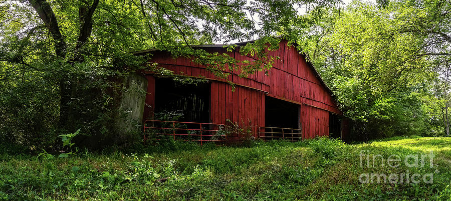 Tennessee Red Barn Photograph by David Smith