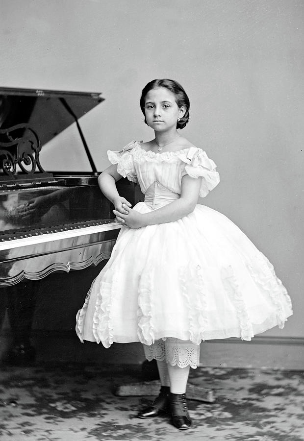 Teresa Carreño, Venezuelan Pianist Photograph by Science Source