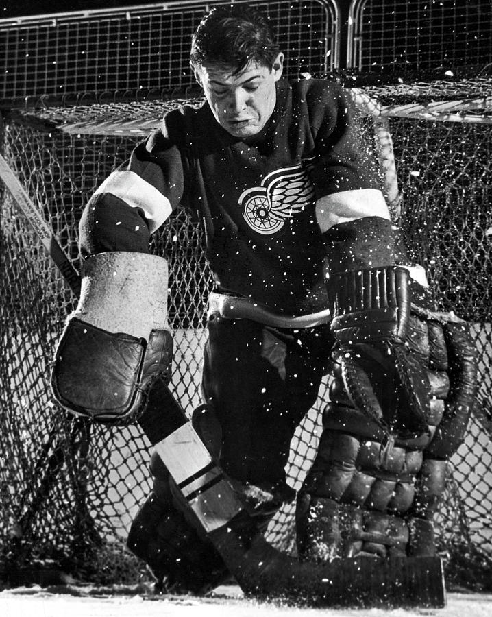 Detroit Photograph - Terry Sawchuk On The Ice by Joe Scherschel