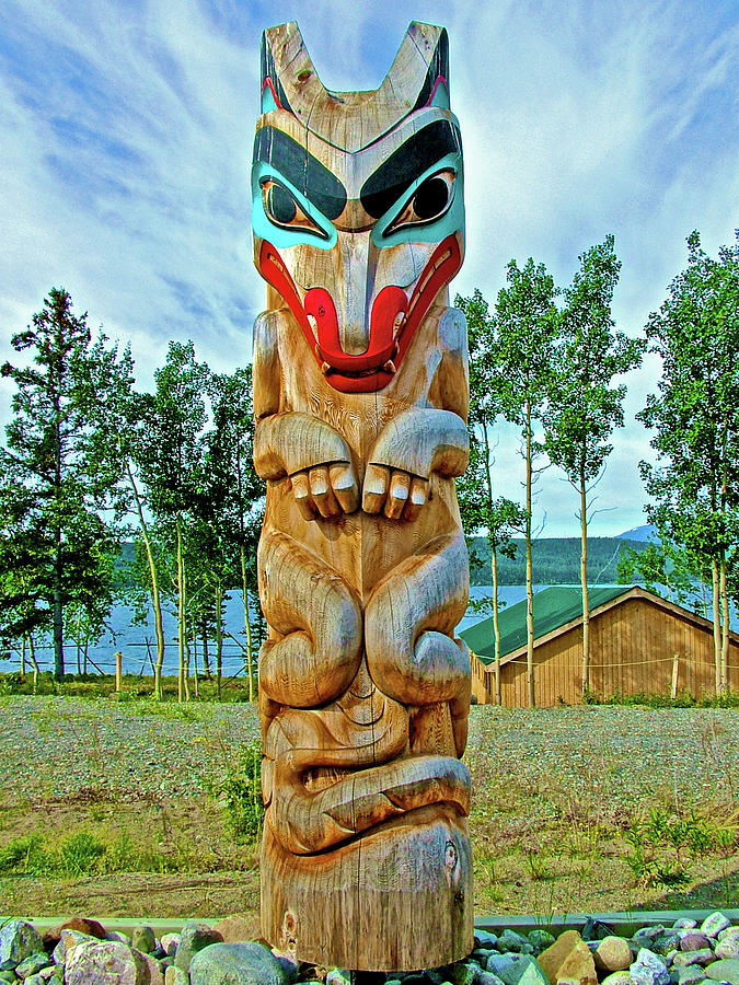 Teslin Lake And A Totem Pole At Teslin Tlingit Heritage Memorial Centre ...