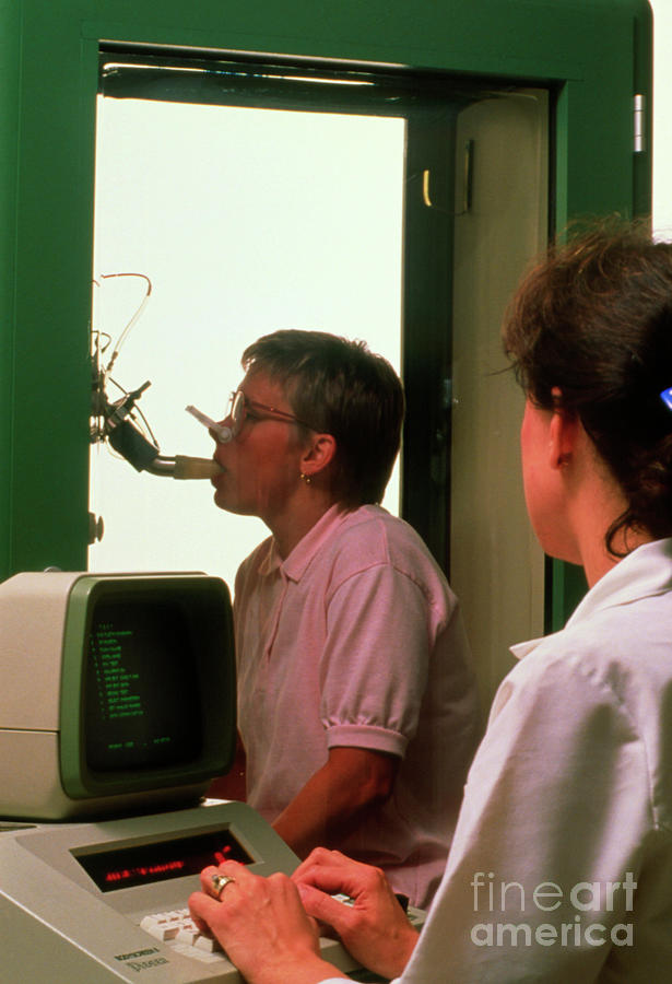 Testing Lung Function Photograph by John Greim/science Photo Library