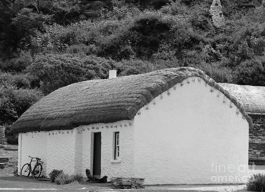 Thatched Cottage Donegal bw Photograph by Eddie Barron
