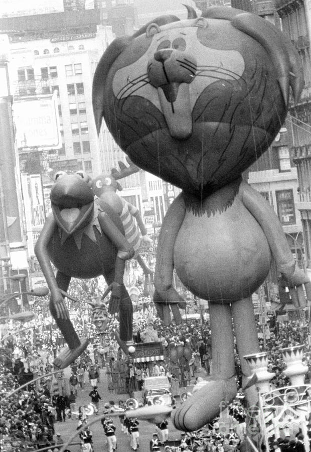 The 51st Annual Macys Thanksgiving Day Photograph by New York Daily News Archive