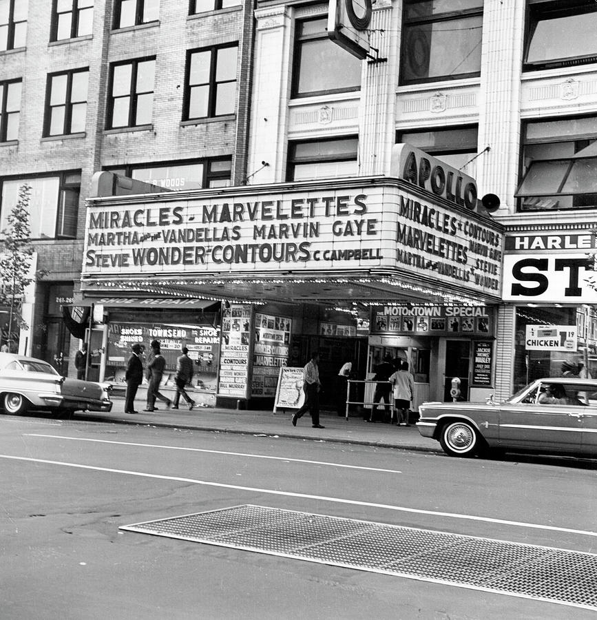 The Apollo Theater Photograph by Michael Ochs Archives