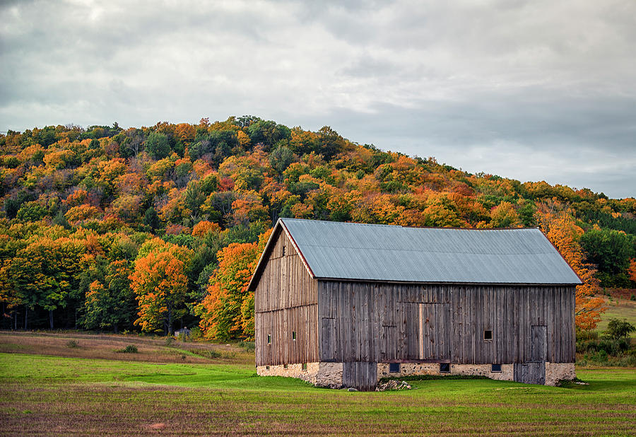 The Barn on the Hillside Photograph by Carol Ward - Fine Art America