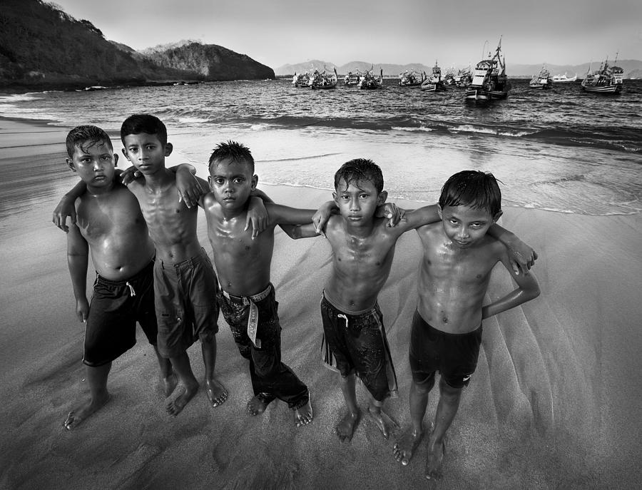 The Beach Gang Photograph by Sebastian Kisworo