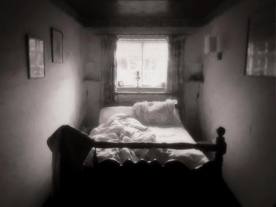 Cottage Photograph - The Bedroom At Tyddyn Crythor by Bill Eiffert
