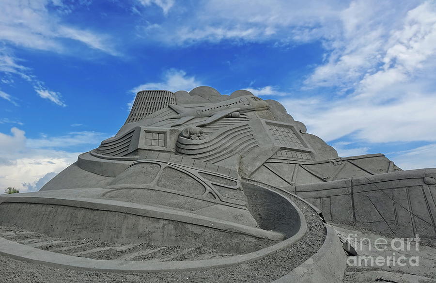 The Black Sand Sculpture Festival in Taiwan by Yali Shi The Black Sand Sculpture Festival in Taiwan by Yali Shi